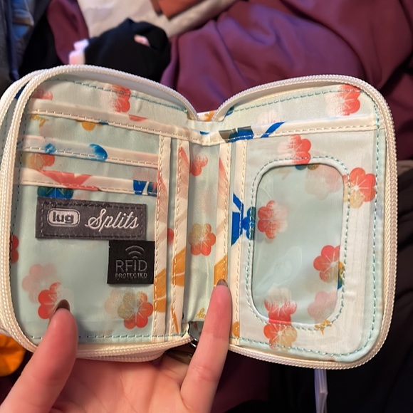 wallet - Picture 4 of 5